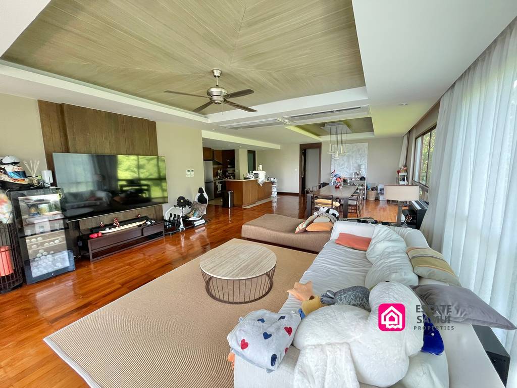 Spacious Sea View Condo