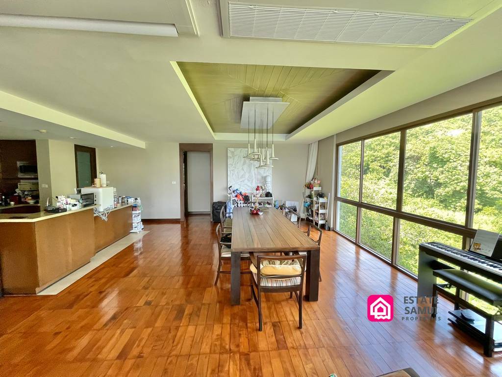 Spacious Sea View Condo