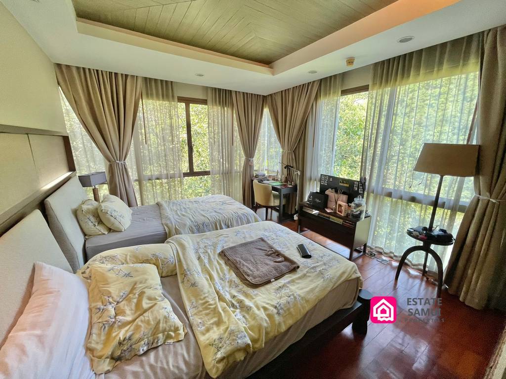 Spacious Sea View Condo