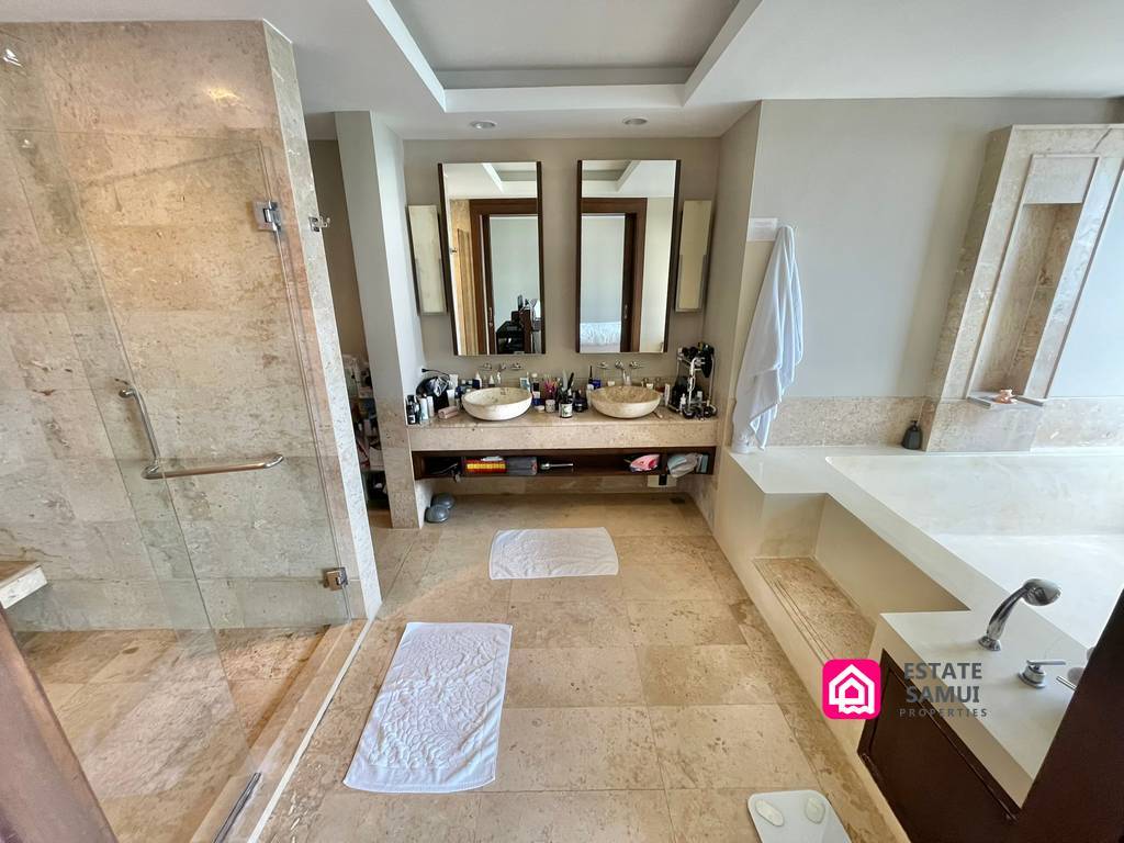 Spacious Sea View Condo