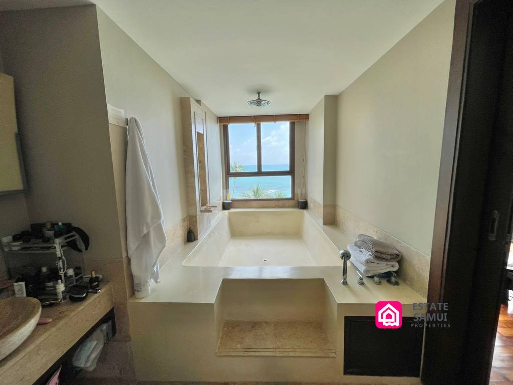 Spacious Sea View Condo