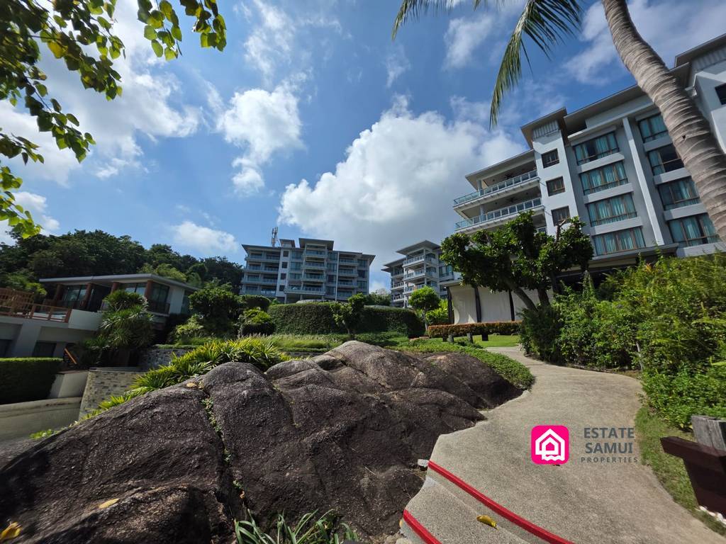 Spacious Sea View Condo