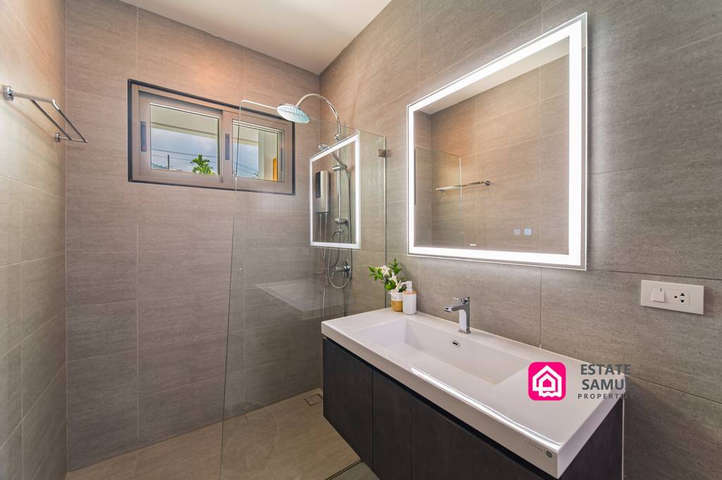 Contemporary Lamai Villa