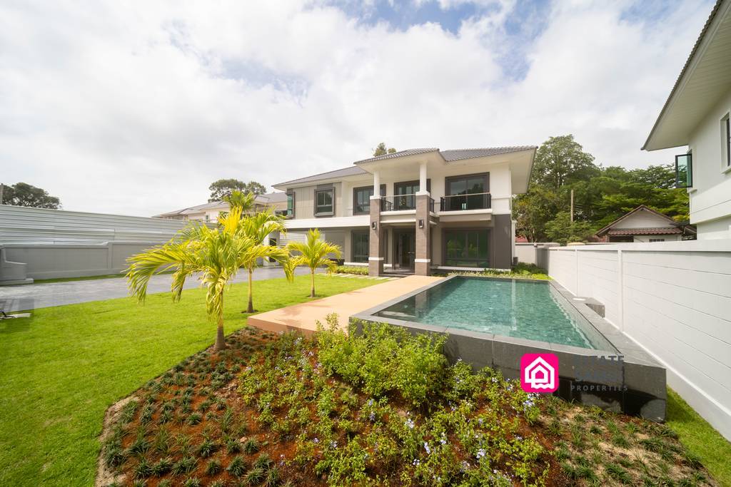 Modern Lipa Noi Villas