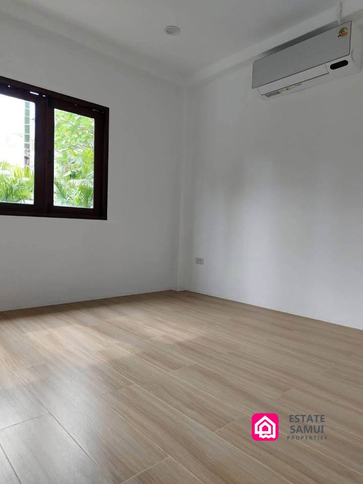 refurbished lipa noi townhouse