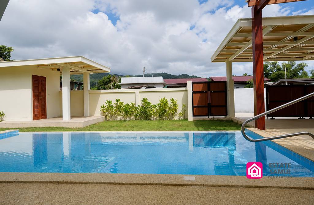 Balinese Taling Ngam Villa