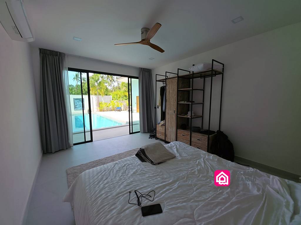 Peaceful Maenam Pool Villa