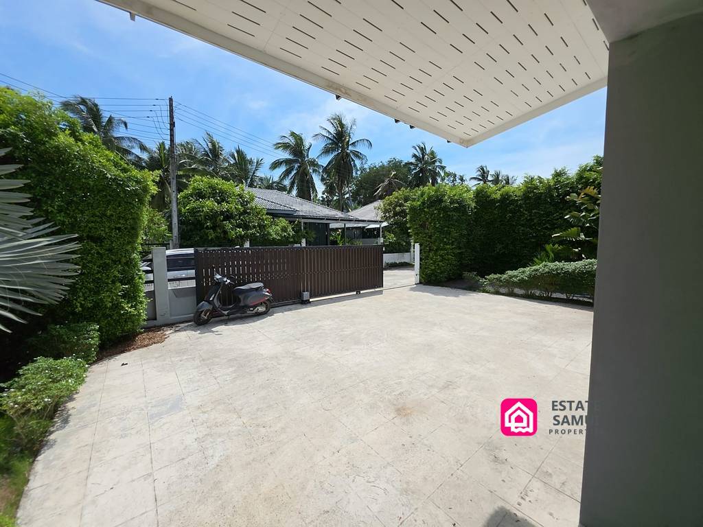 Peaceful Maenam Pool Villa