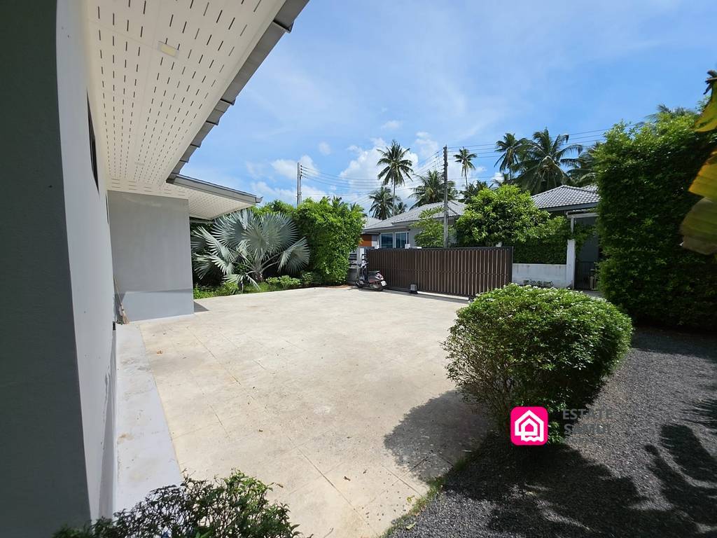 Peaceful Maenam Pool Villa