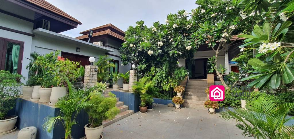 Spacious Bangrak Villa