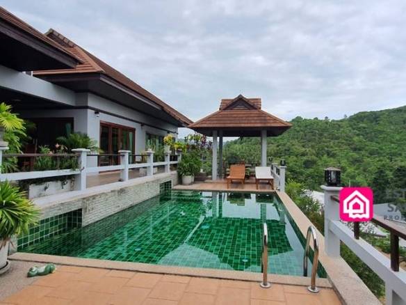 Spacious Bangrak Villa