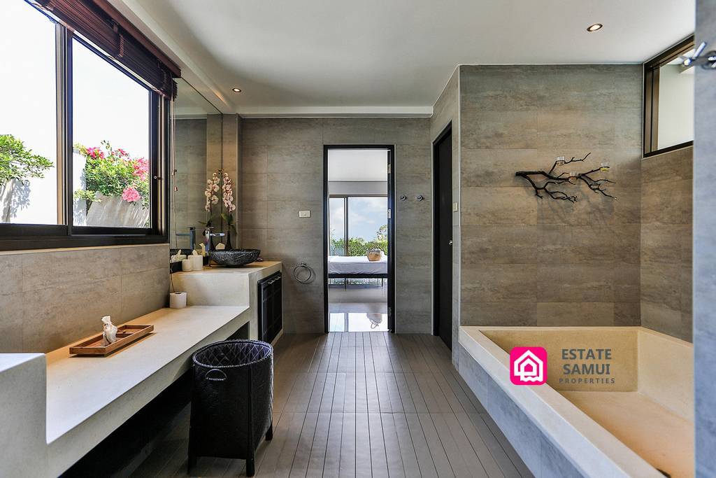 Spacious Lamai Pool Villa
