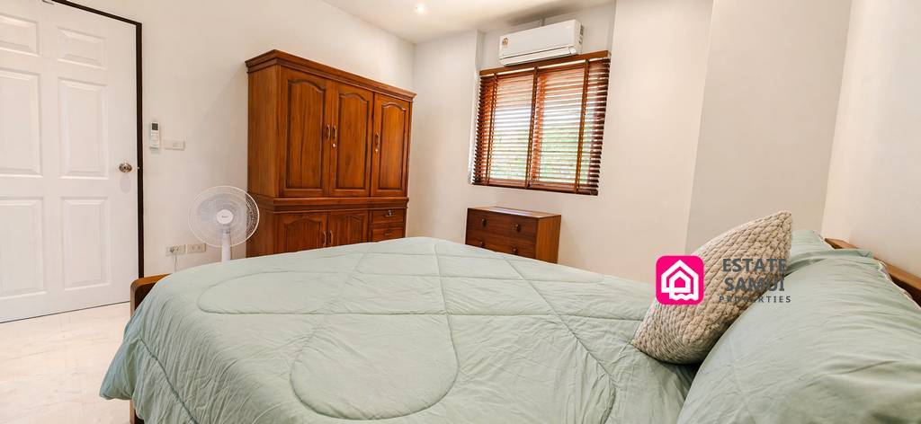 Tongson Bay Beachside Villa