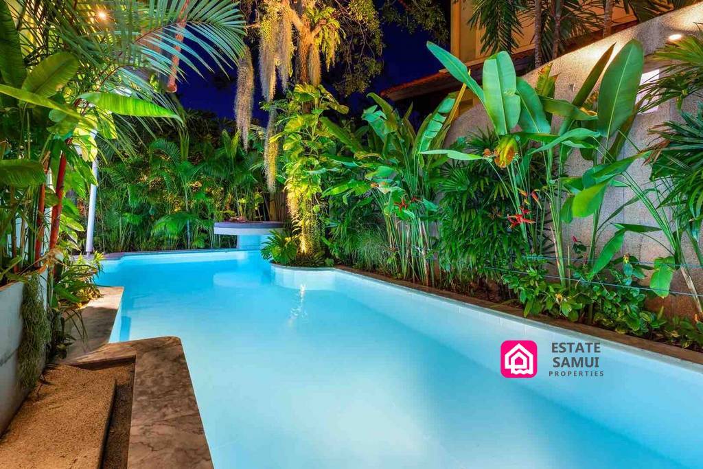 Beachside Tongson Bay Villa