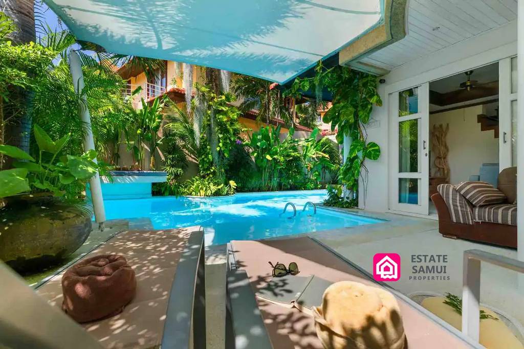 Beachside Tongson Bay Villa