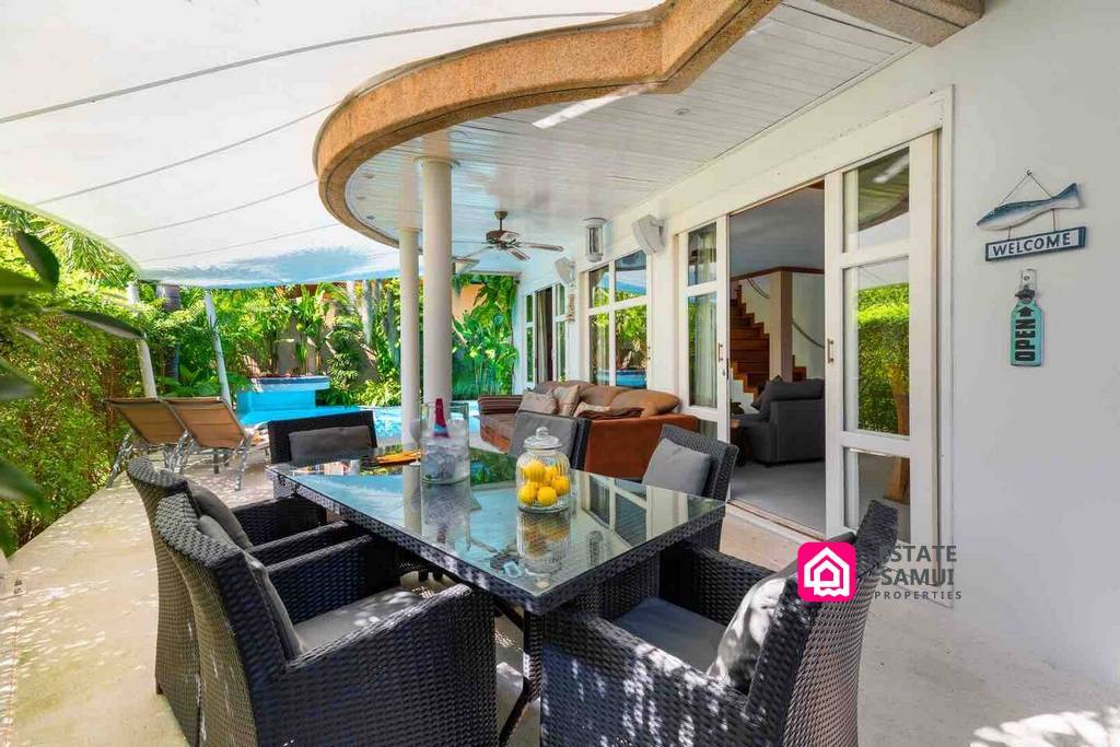 Beachside Tongson Bay Villa