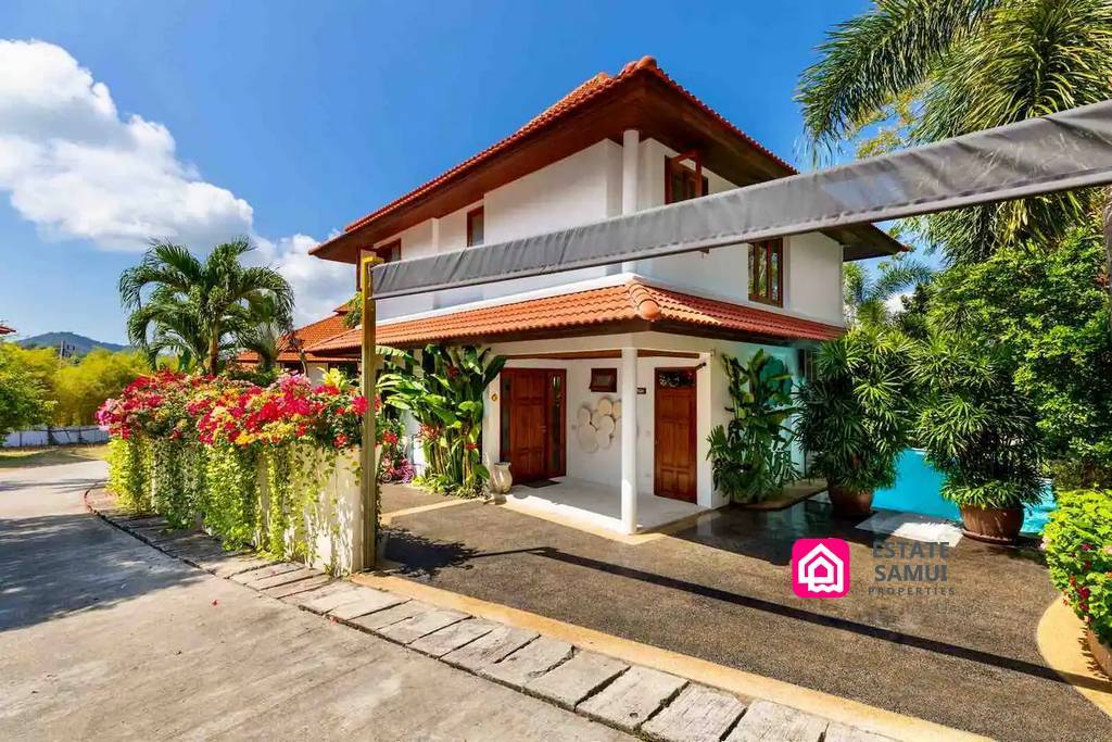 Beachside Tongson Bay Villa