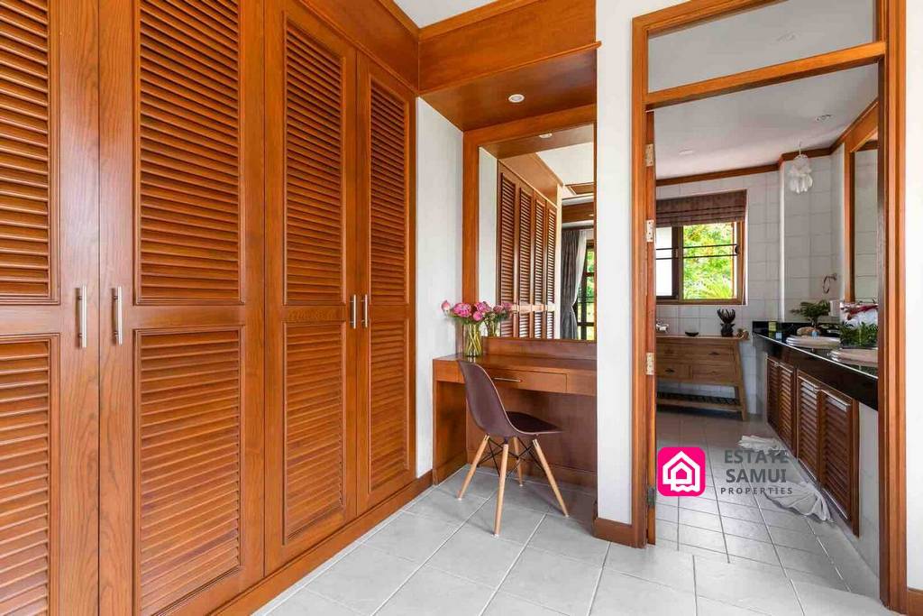 Beachside Tongson Bay Villa