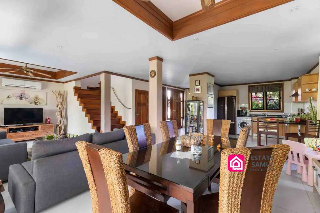 Beachside Tongson Bay Villa