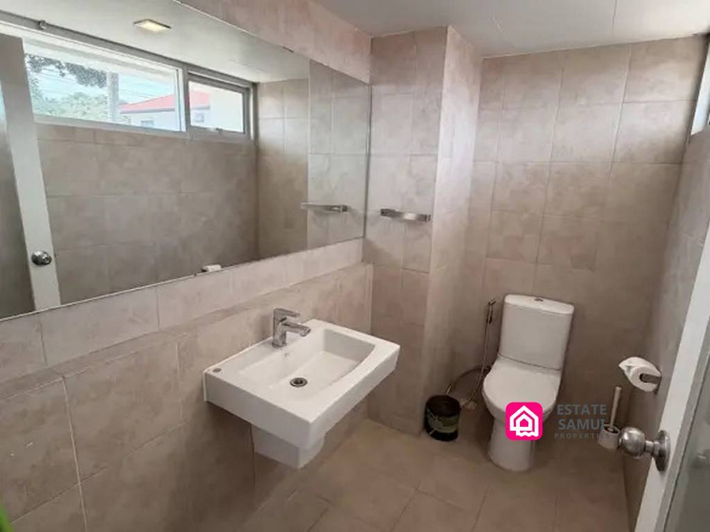 Direct Freehold Townhouse