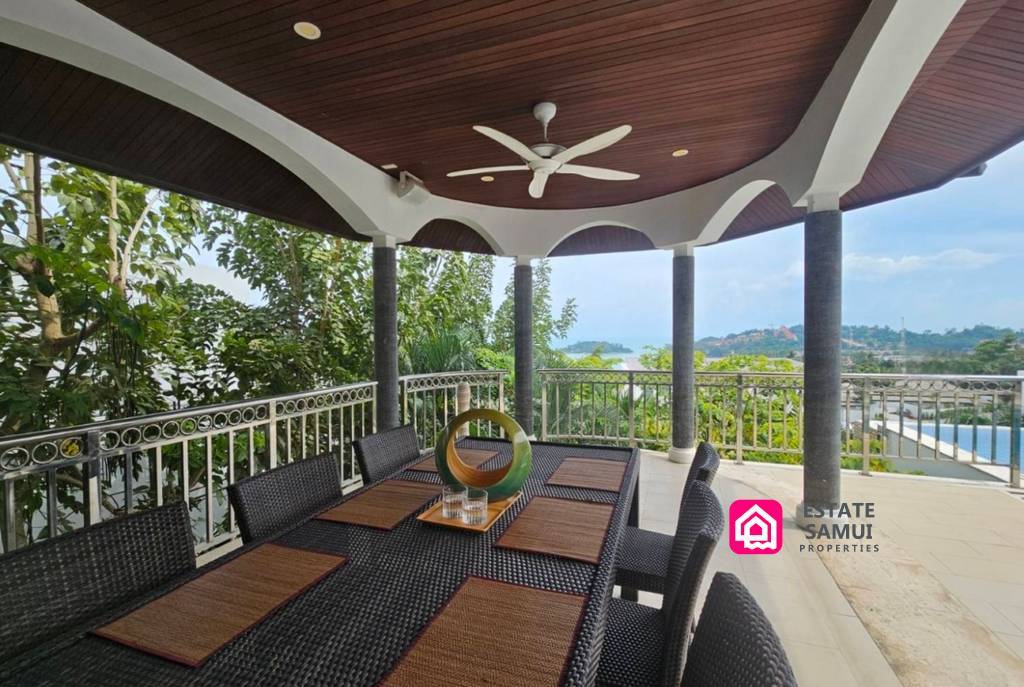 Spacious Sea View Villa