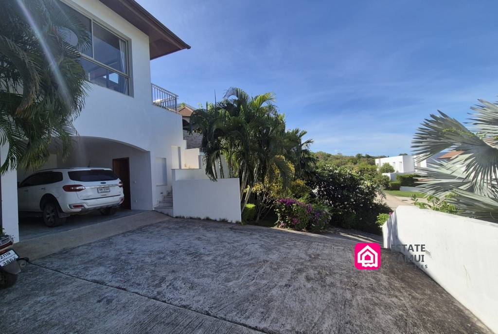 Spacious Sea View Villa