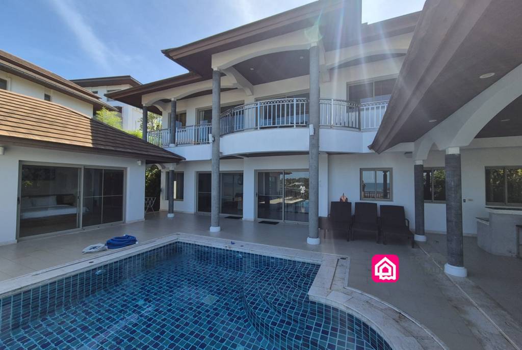 Spacious Sea View Villa