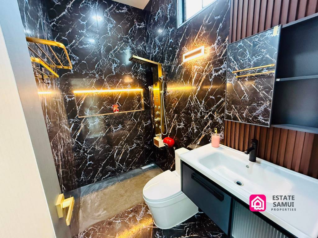 Lipa Noi villas for sale