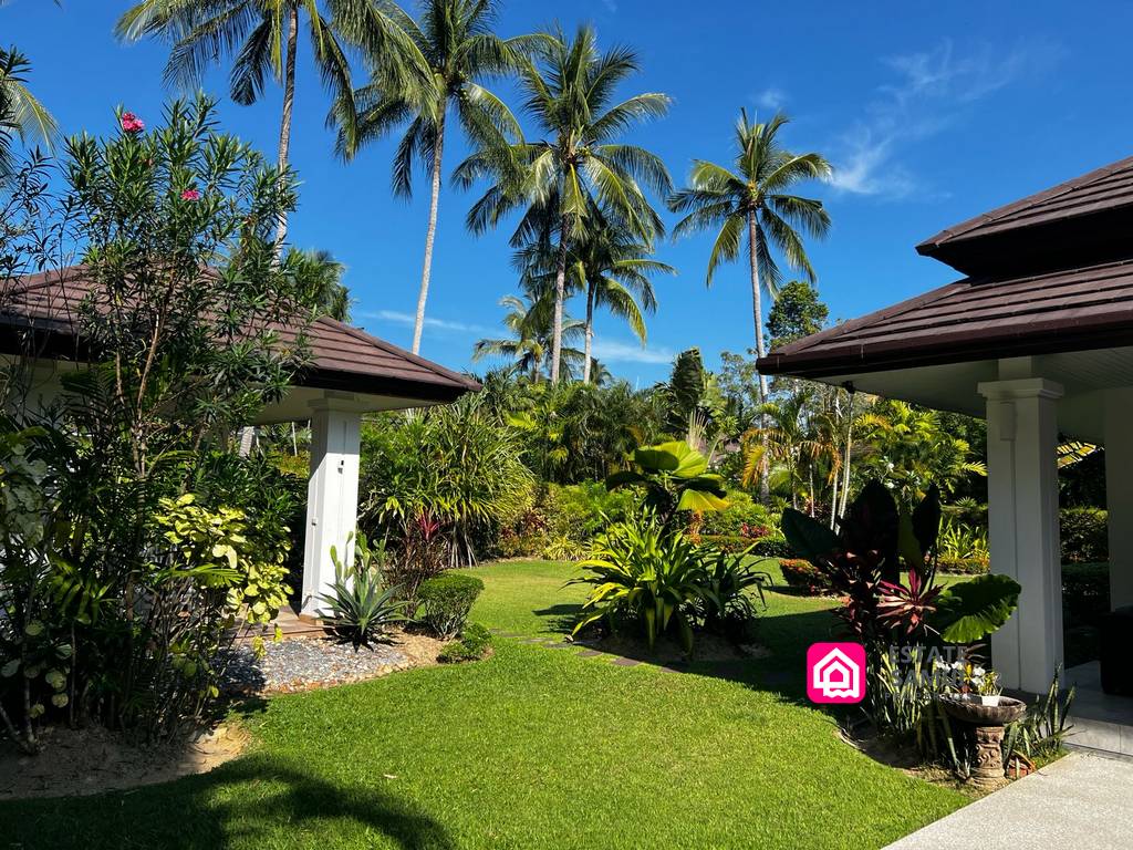 Spacious Garden Pool Villa